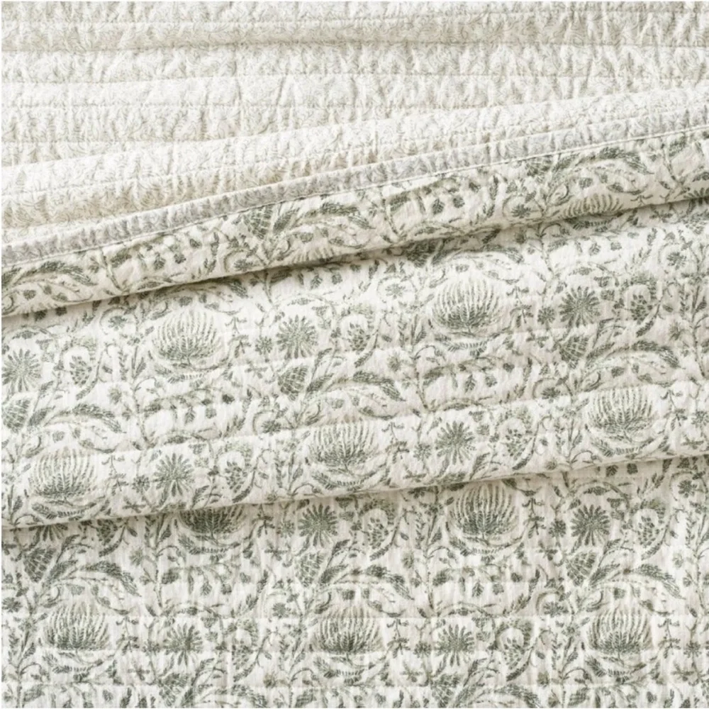 Studio McGee Decorative Cotton Slub Print Quilt Light Teal Green-Full/Queen